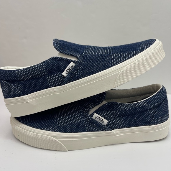 Vans WMNS Classic Slip-On
Denim Check Navy
VN0A2Z41NVY Classic Slip-On Sneakers - Picture 14 of 16